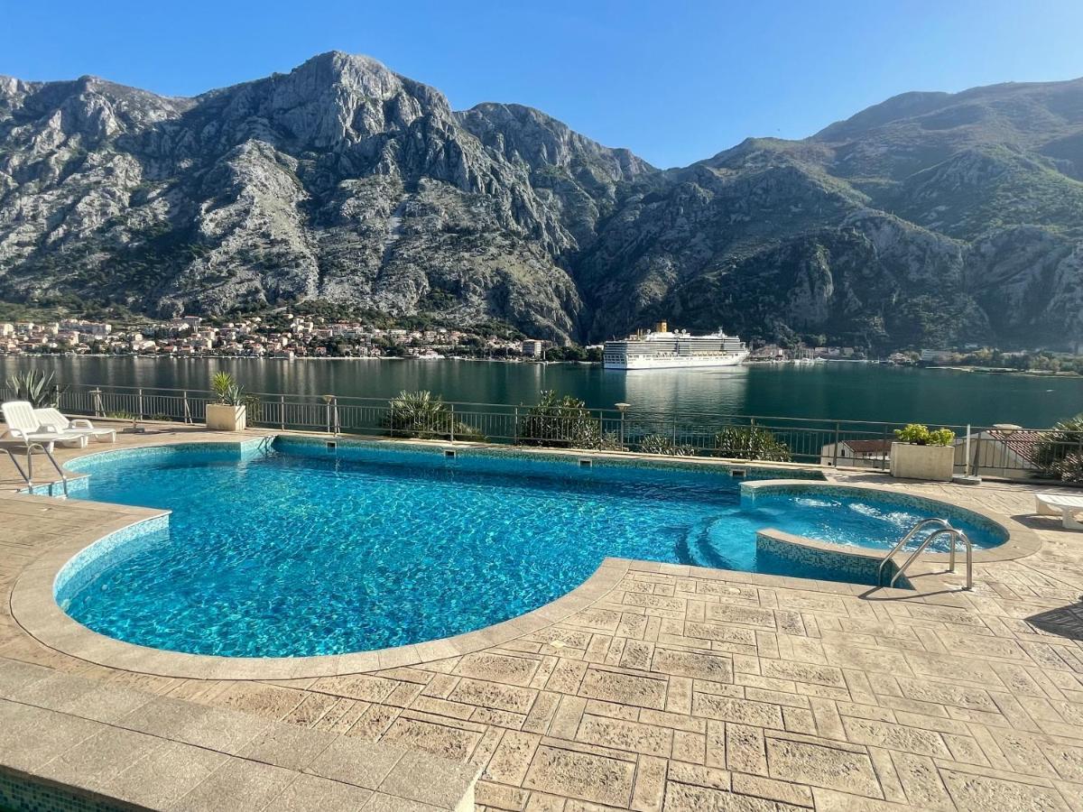 Stunning View To Kotor Bay And Old Town - C2 Vista Lägenhet Muo Exteriör bild